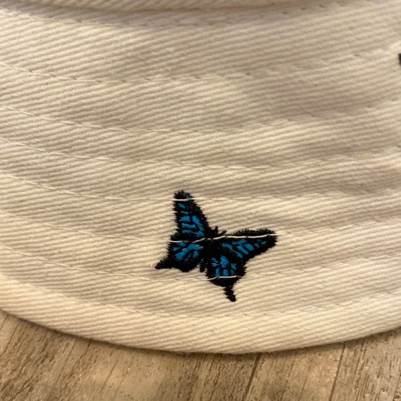 (GOOD CONDITION) Forever 21 girls bucket hat w/blue butterflies 🦋!! (One size) - Picture 5 of 16